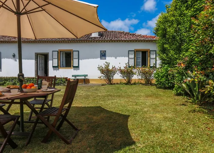 Domus Adepta Family W Garden 招待所 3*