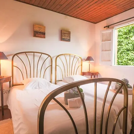 בית הארחה Domus Adepta Family W Garden