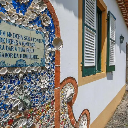 Domus Adepta Family W Garden בית הארחה 3*