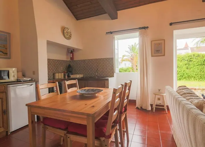 בית הארחה Domus Adepta Family W Garden